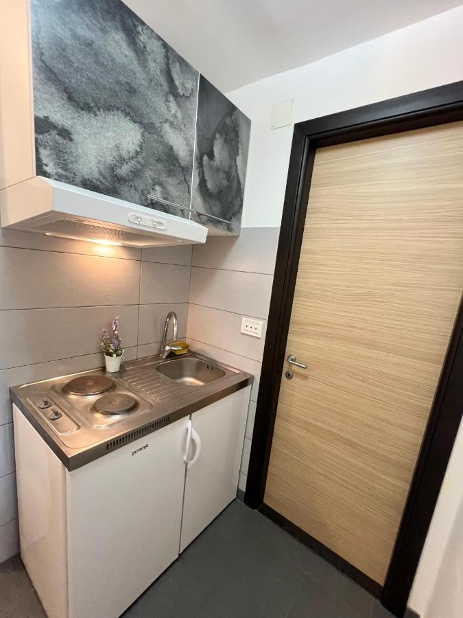 Apartman Center Omiš Buitenkant foto