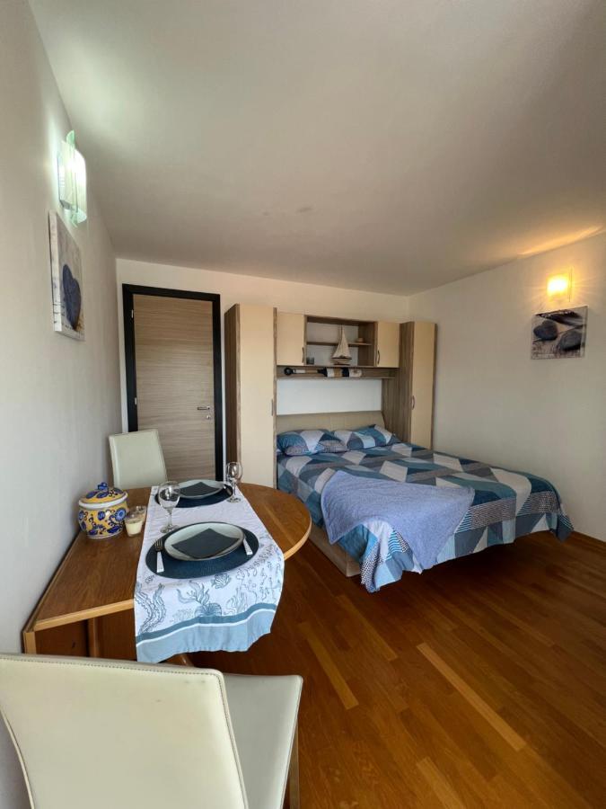 Apartman Center Omiš Buitenkant foto