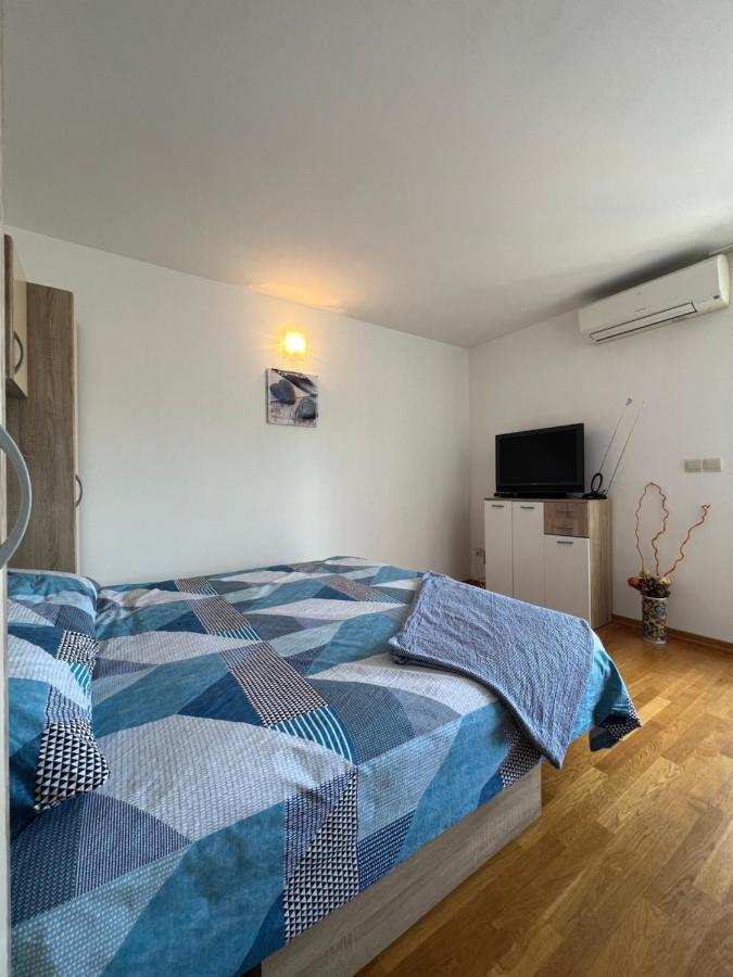Apartman Center Omiš Buitenkant foto